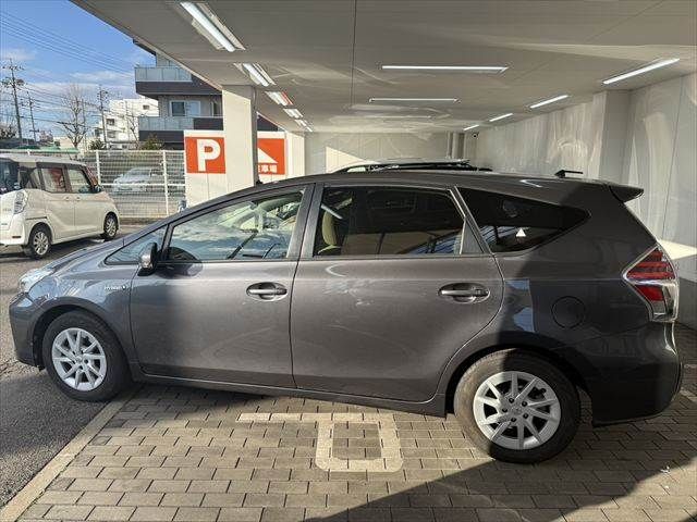 TOYOTA PRIUS ALPHA 2019 Image 31