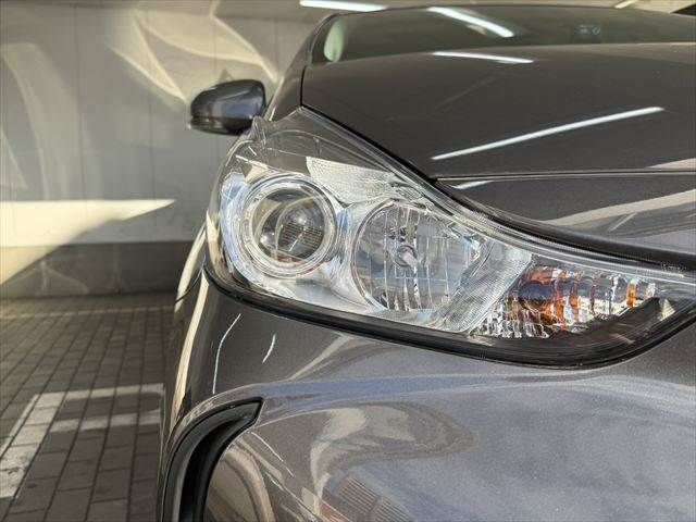 TOYOTA PRIUS ALPHA 2019 Image 31