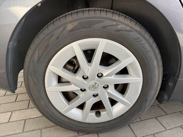 TOYOTA PRIUS ALPHA 2019 Image 31