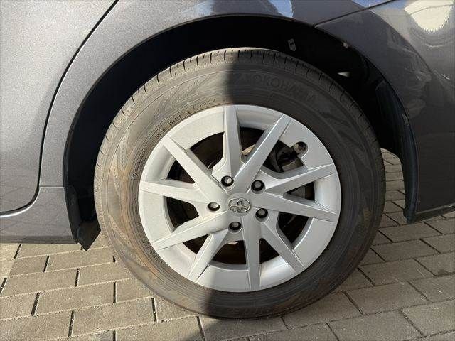 TOYOTA PRIUS ALPHA 2019 Image 31