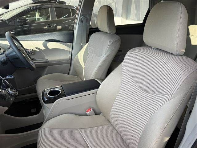 TOYOTA PRIUS ALPHA 2019 Image 31