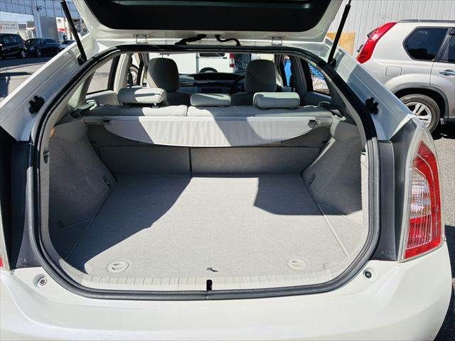 TOYOTA PRIUS 2012 Image 31