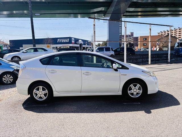 TOYOTA PRIUS 2012 Image 31