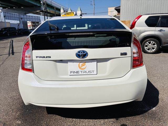 TOYOTA PRIUS 2012 Image 31