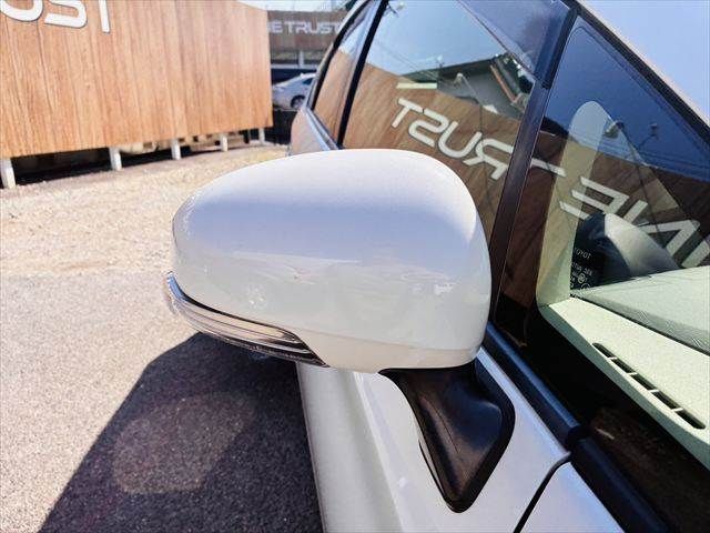 TOYOTA PRIUS 2012 Image 31