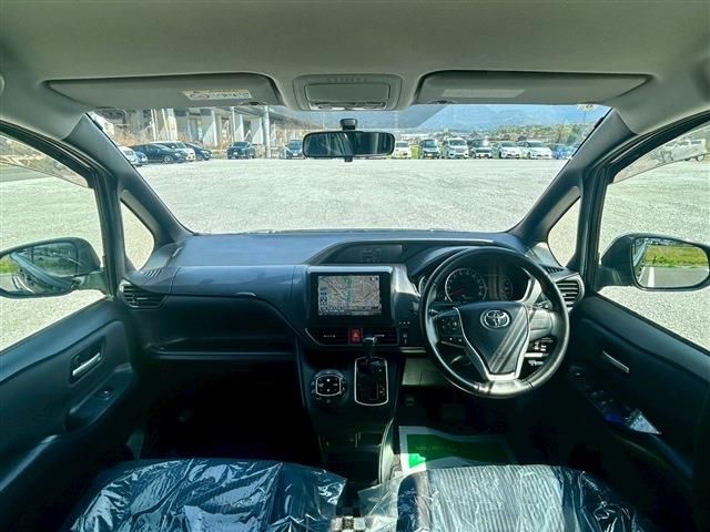 TOYOTA VOXY 2014 Image 31