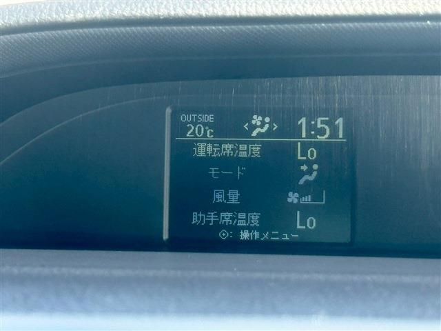 TOYOTA VOXY 2014 Image 31