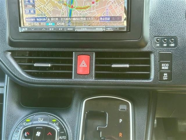 TOYOTA VOXY 2014 Image 31