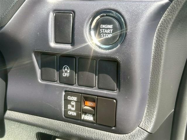 TOYOTA VOXY 2014 Image 31