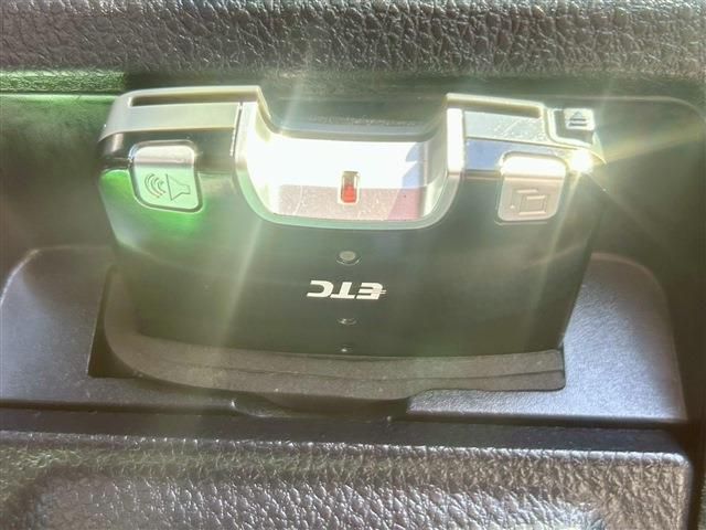 TOYOTA VOXY 2014 Image 31