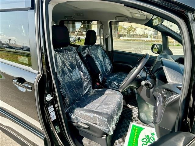 TOYOTA VOXY 2014 Image 31