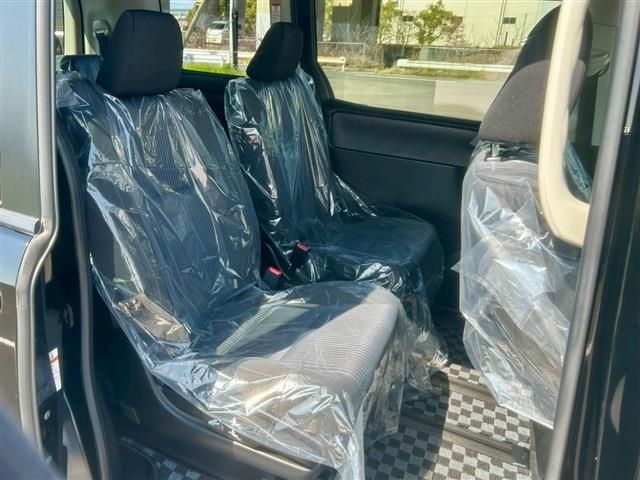 TOYOTA VOXY 2014 Image 31