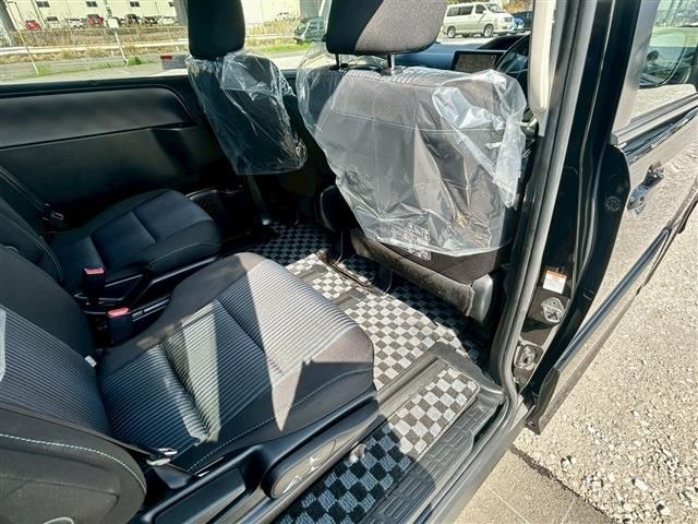 TOYOTA VOXY 2014 Image 31