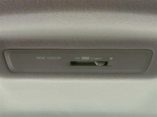 TOYOTA VOXY 2014 Image 31