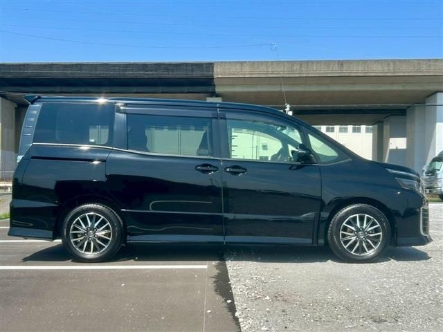 TOYOTA VOXY 2014 Image 31