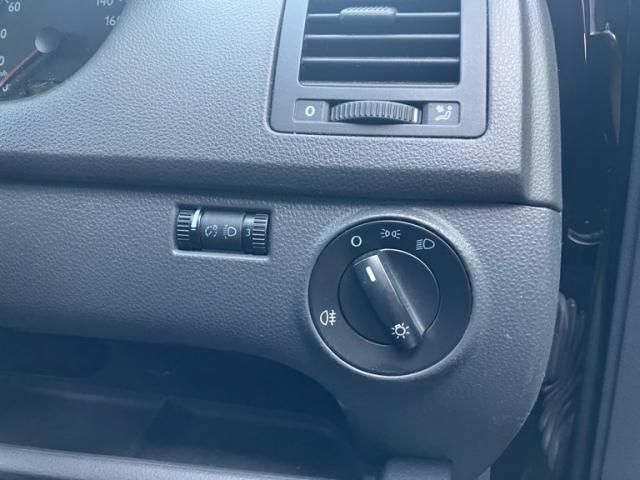 VOLKSWAGEN POLO 2002 Image 31