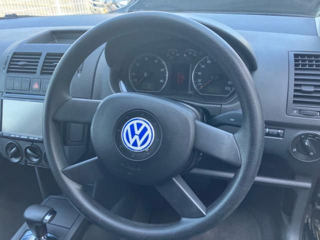 VOLKSWAGEN POLO 2002 Image 31