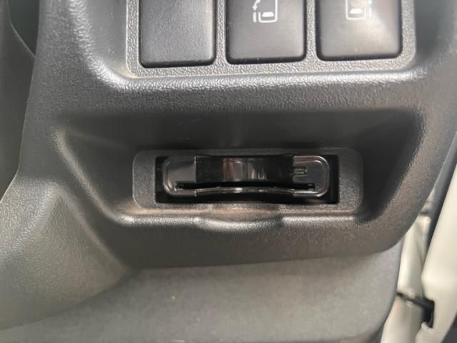 TOYOTA HIACE VAN 2WD 2018 Image 31