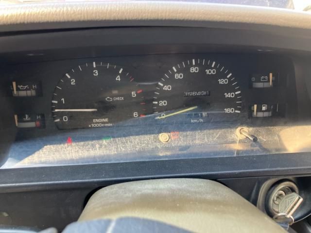 TOYOTA HILUXSURF WAGON 4WD 1995 Image 31