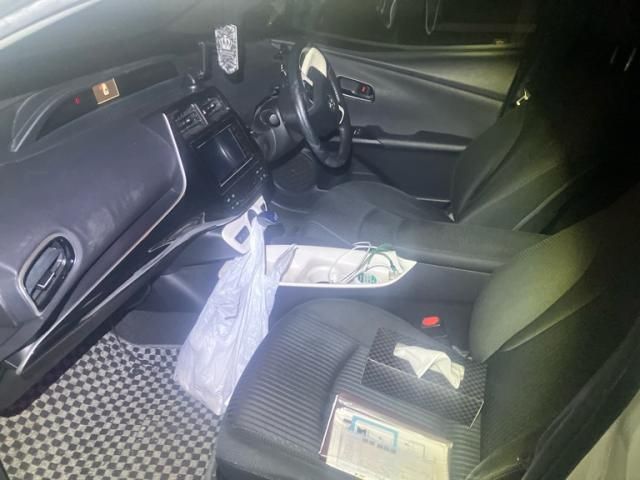 TOYOTA PRIUS 4WD 2016 Image 31