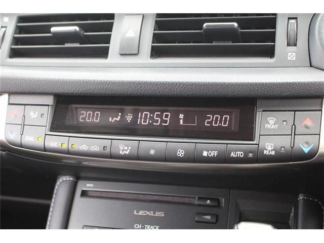 TOYOTA LEXUS CT200H 2018 Image 31