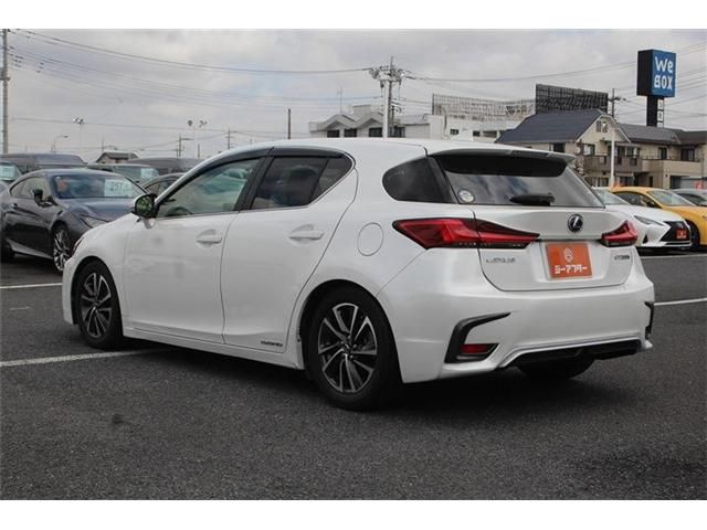 TOYOTA LEXUS CT200H 2018 Image 31