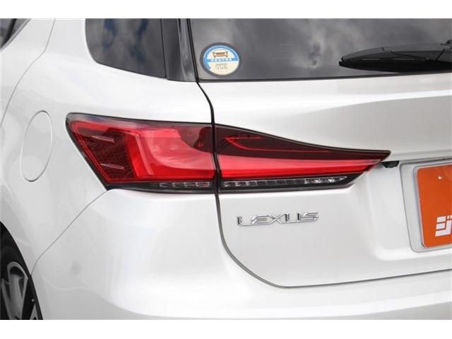 TOYOTA LEXUS CT200H 2018 Image 31