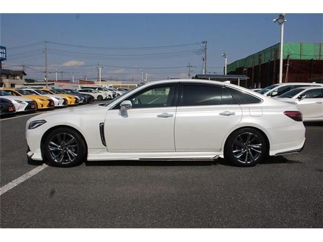 TOYOTA CROWN SEDAN HYBRID 2022 Image 31