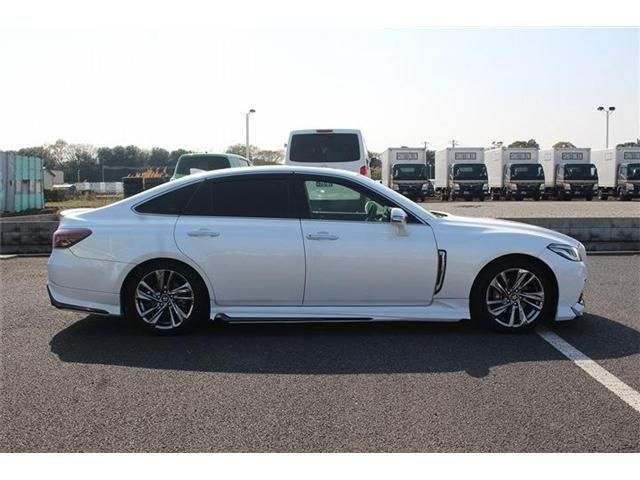 TOYOTA CROWN SEDAN HYBRID 2022 Image 31