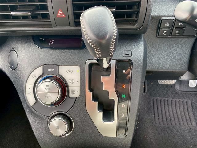 TOYOTA SIENTA HYBRID 2016 Image 31