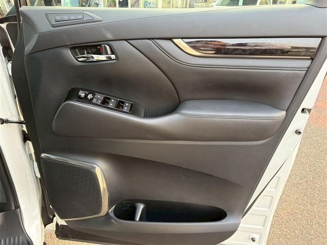 TOYOTA ALPHARD 2019 Image 31