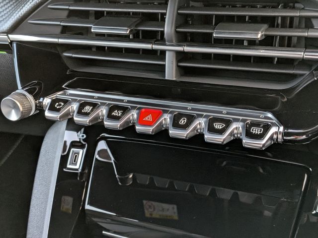 PEUGEOT E-208 2025 Image 31