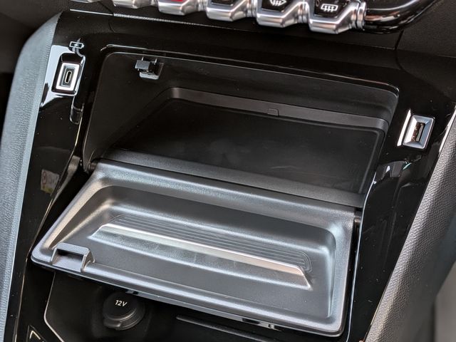 PEUGEOT E-208 2025 Image 31