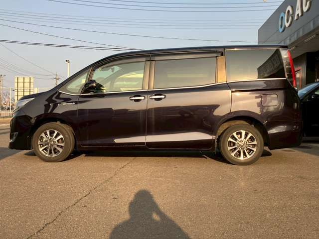 TOYOTA ESQUIRE HYBRID 2017 Image 31