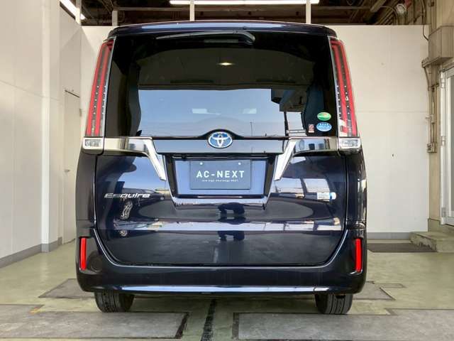 TOYOTA ESQUIRE HYBRID 2017 Image 31