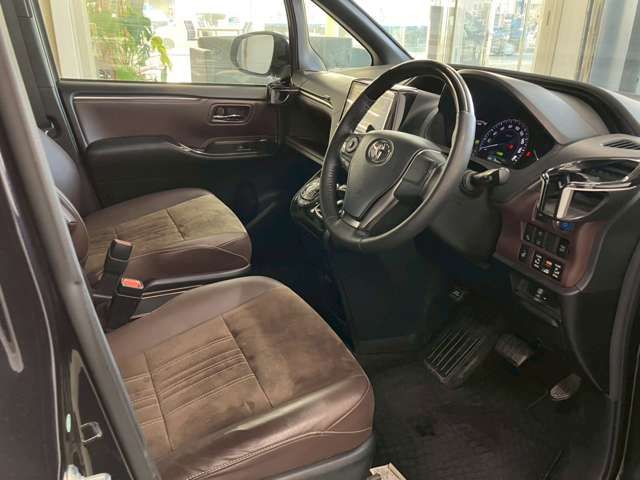 TOYOTA ESQUIRE HYBRID 2017 Image 31