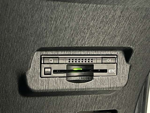 TOYOTA PRIUS ALPHA 2015 Image 31