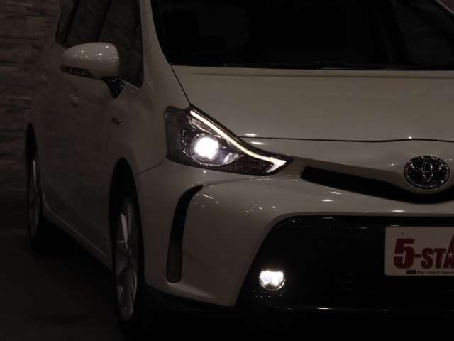 TOYOTA PRIUS ALPHA 2015 Image 31