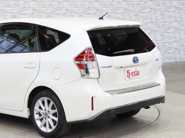 TOYOTA PRIUS ALPHA 2015 Image 31