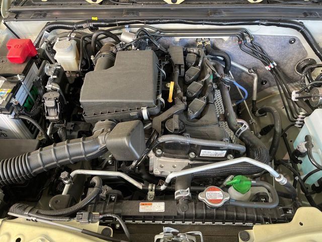 SUZUKI JIMNY NOMADE 2025 Image 31