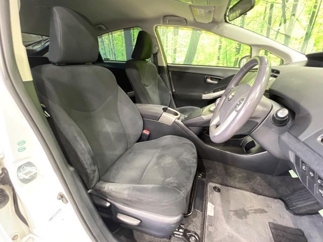 TOYOTA PRIUS 2014 Image 31