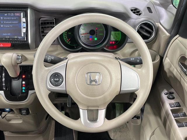 HONDA N BOX 2013 Image 31