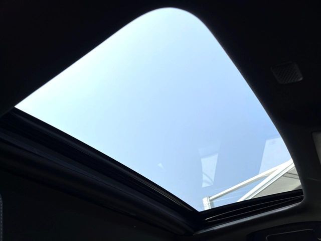 TOYOTA LEXUS IS300H 2023 Image 31