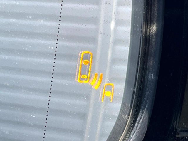 TOYOTA LEXUS IS300H 2023 Image 31