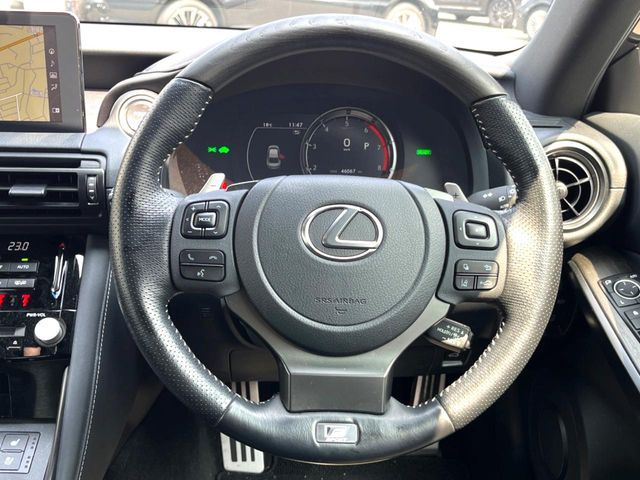TOYOTA LEXUS IS300H 2023 Image 31