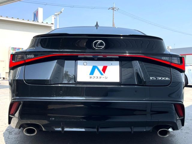 TOYOTA LEXUS IS300H 2023 Image 31