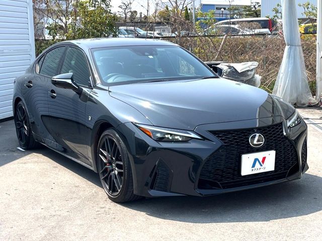 TOYOTA LEXUS IS300H 2023 Image 31