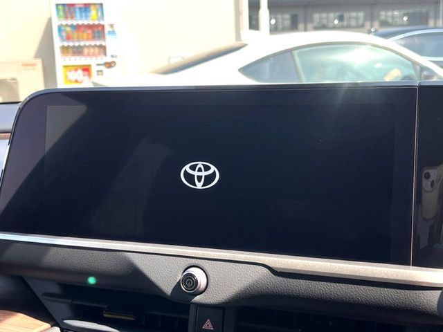 TOYOTA CROWN SEDAN HYBRID 2024 Image 31