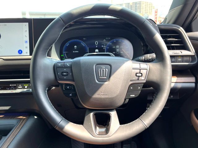 TOYOTA CROWN SEDAN HYBRID 2024 Image 31