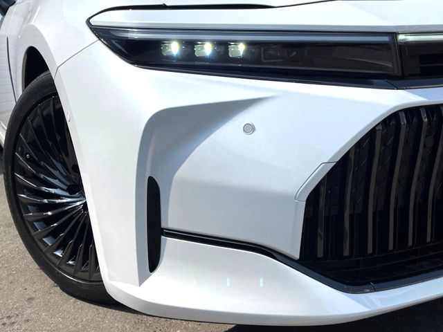 TOYOTA CROWN SEDAN HYBRID 2024 Image 31